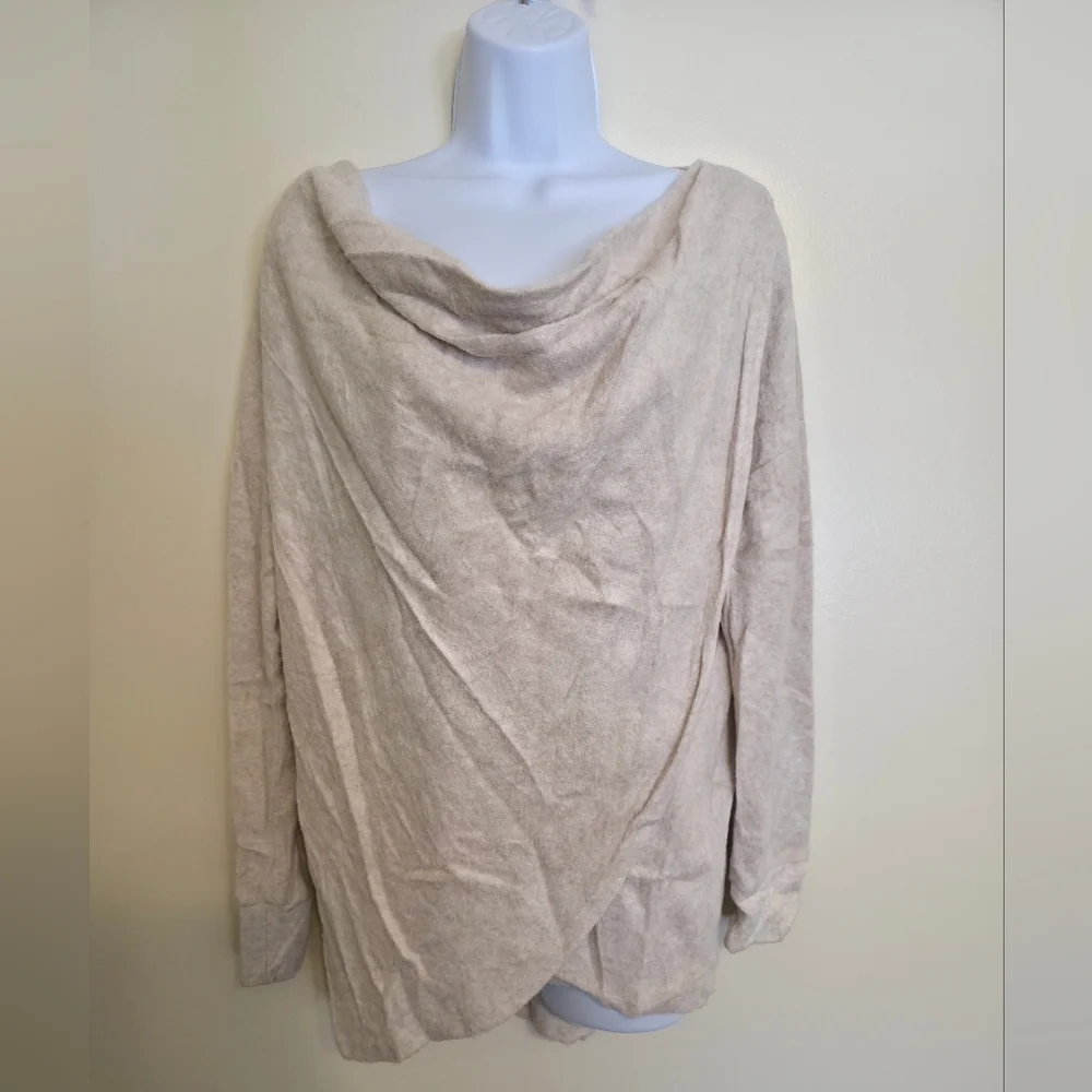 Eyeshadow Beige Cowl Neck Dolman Sleeve Sweater Asymmetrical Hem Size M